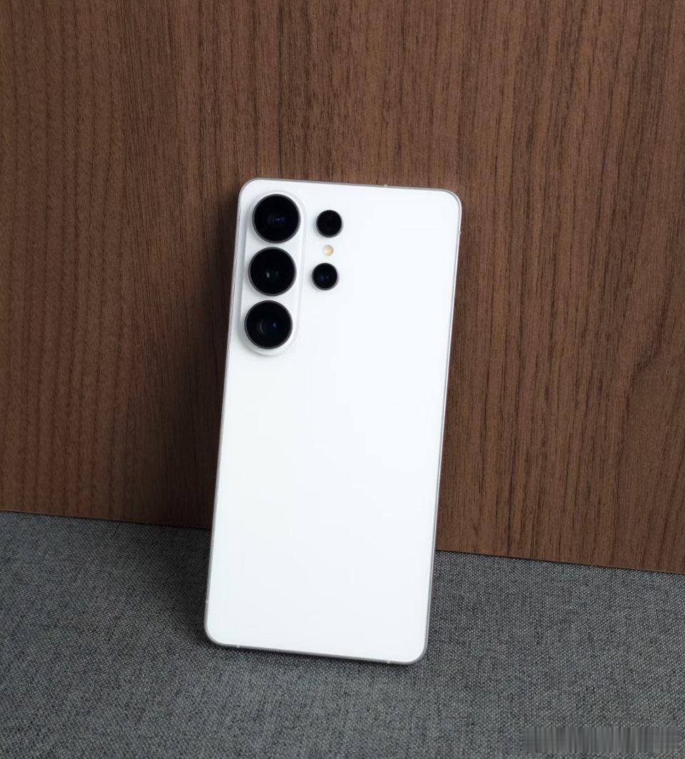 三星颜值真的不差，感觉用的人真不多这是为啥？ 