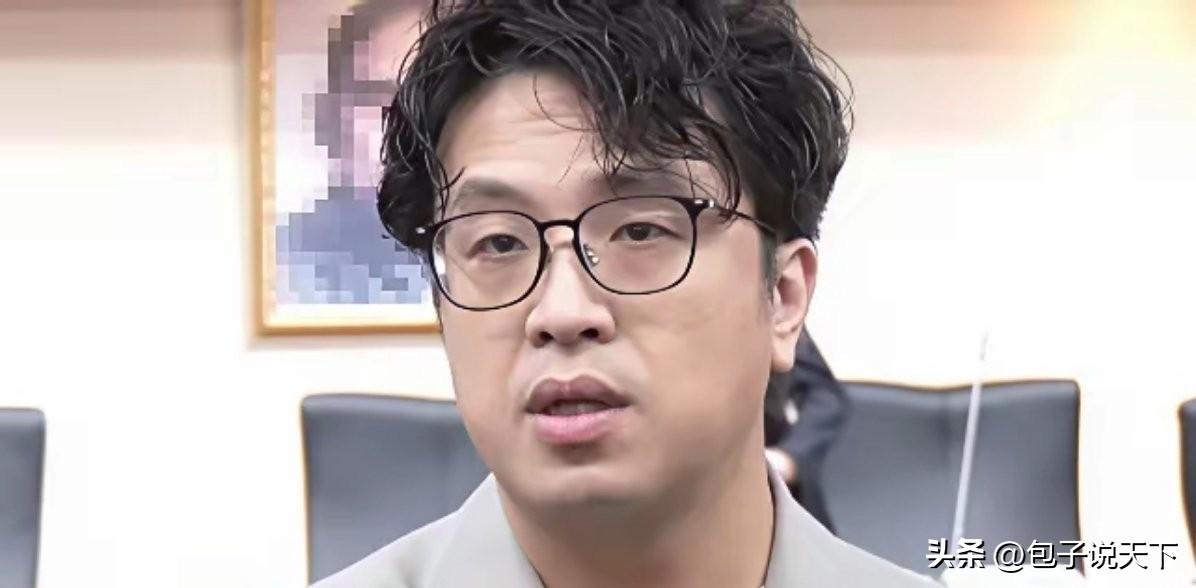 台湾政坛最离谱的变脸大师，就是沈伯洋！就6月短短一周，他的操作堪称精神分裂：
前