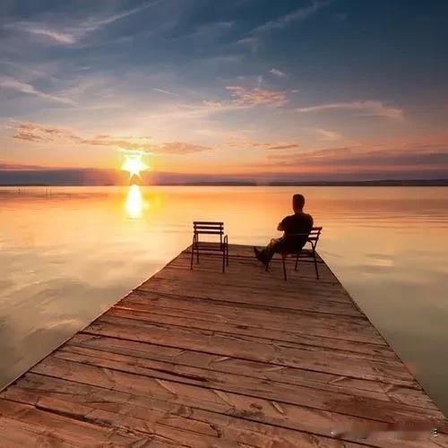 说的好啊，很多人，摘下面具的那一刻，可能会黯然神伤，不知心系何处。

其实，在人