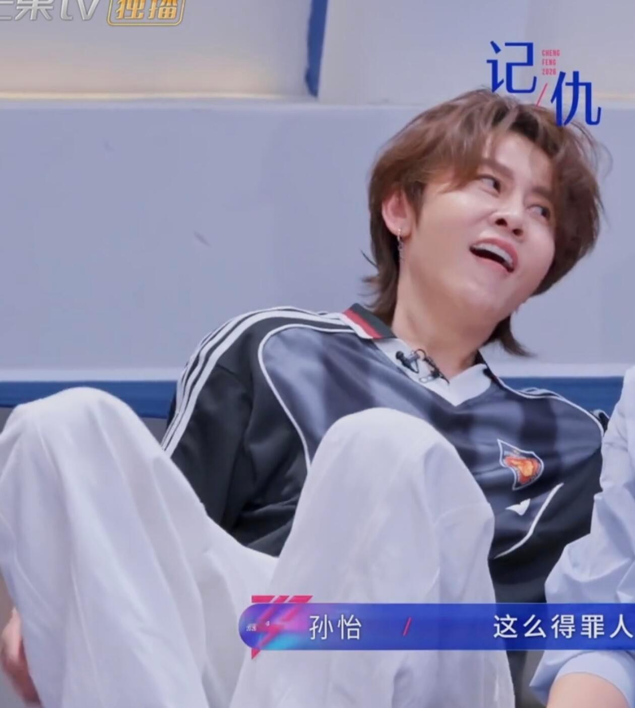 王濛在浪姐唱跳在北京走台步王濛张踩铃在北京说东北绕口令从浪姐唱跳到北京直播走台步