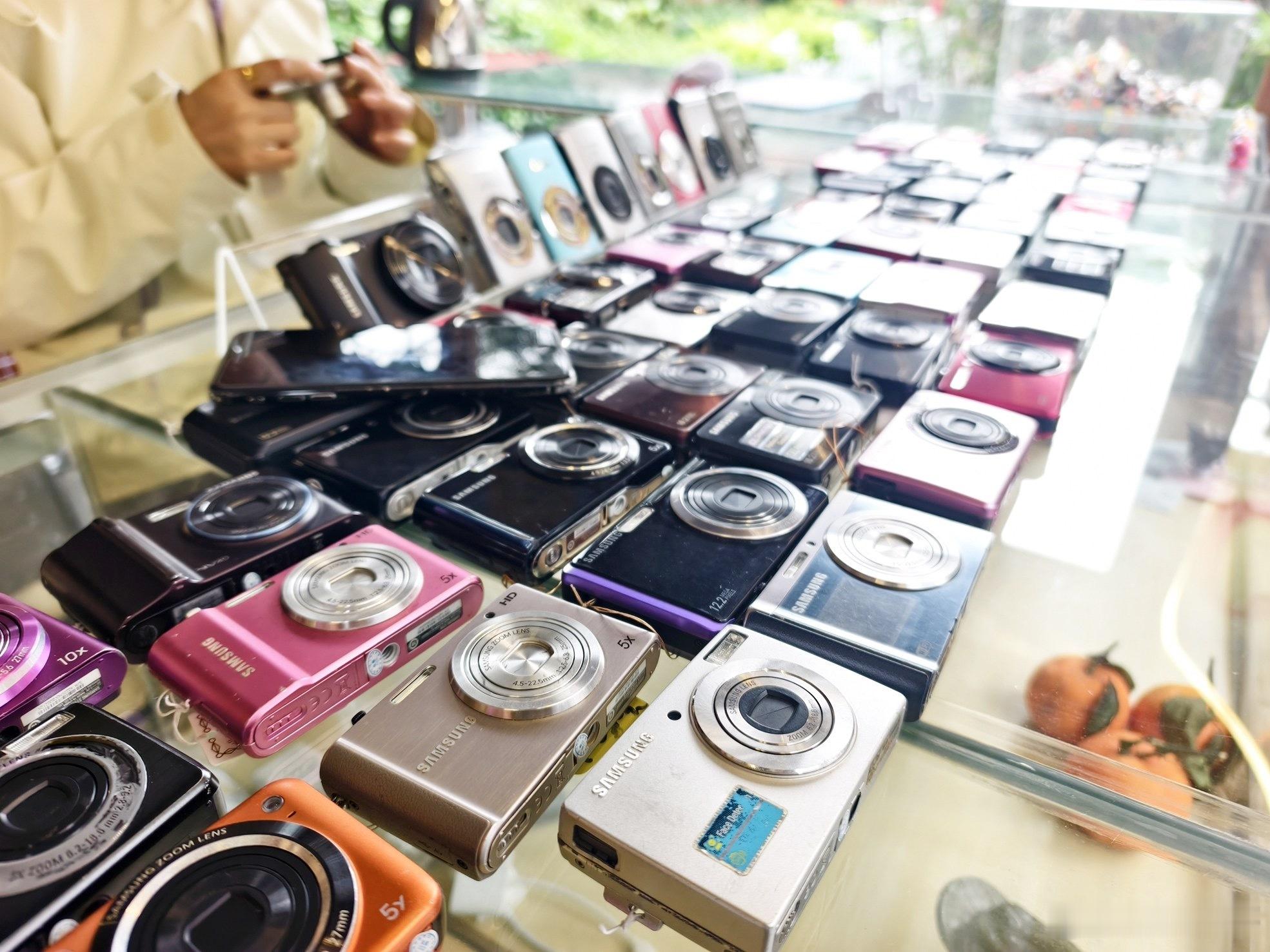 年轻人为何买爆电子垃圾CCD年轻人买爆CCD的6个关键原因：🔻独特复古氛围感（