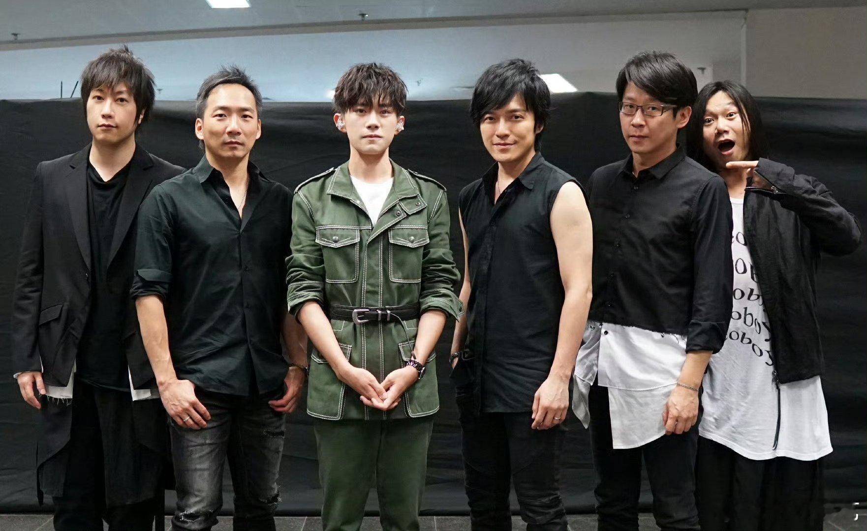 阿信 TFBOYS三人年纪加起来比我小 阿信这年龄计算方式有点“复古”～ 实际三