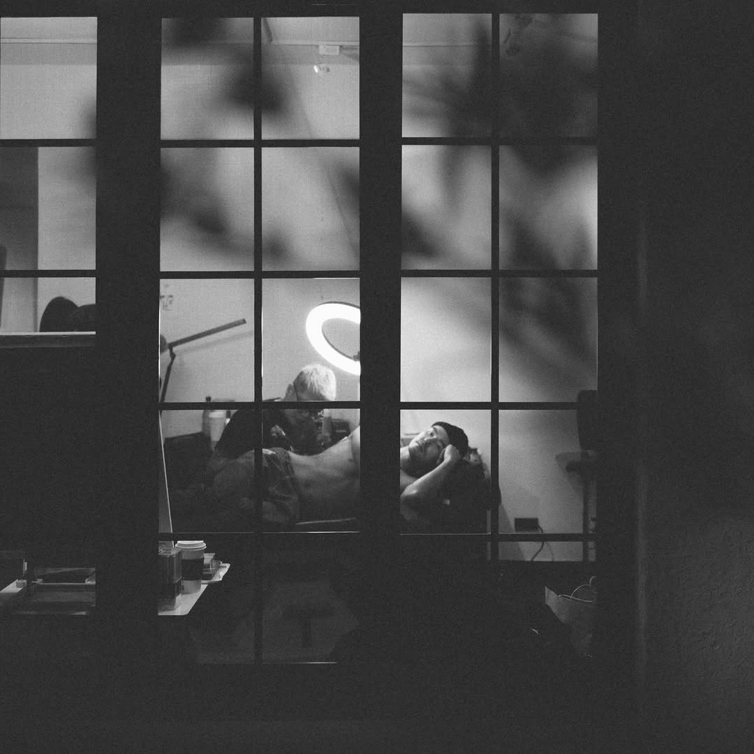 阮经天去纹身 这个腰线真的有够凹 