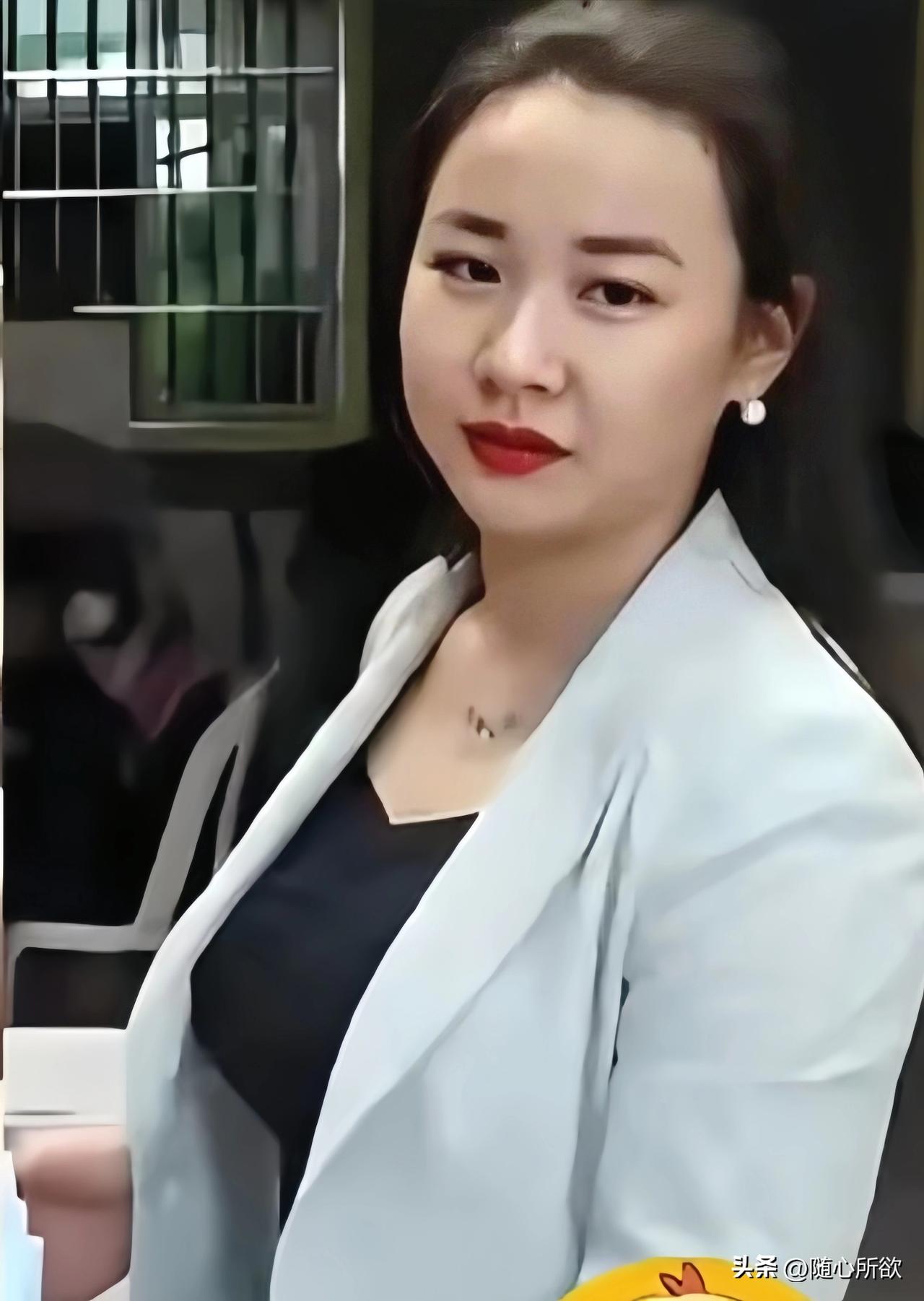 明珍珍被判死刑！

众人：死有余辜，

明家四大家族作恶多端，魏榕跑得了吗？
 