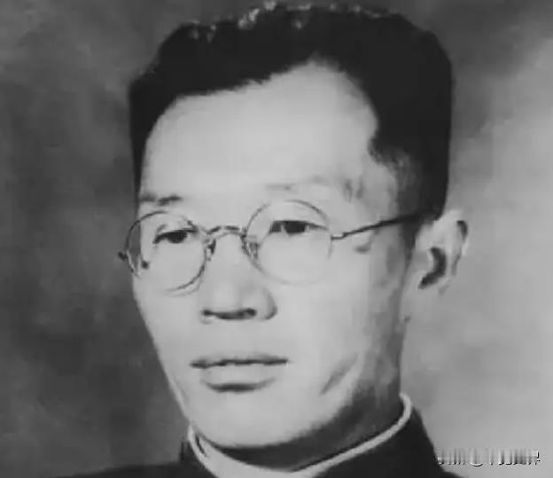 1942年8月，国民党第111师师部附近，一座农家小院被用作临时监所。时任333
