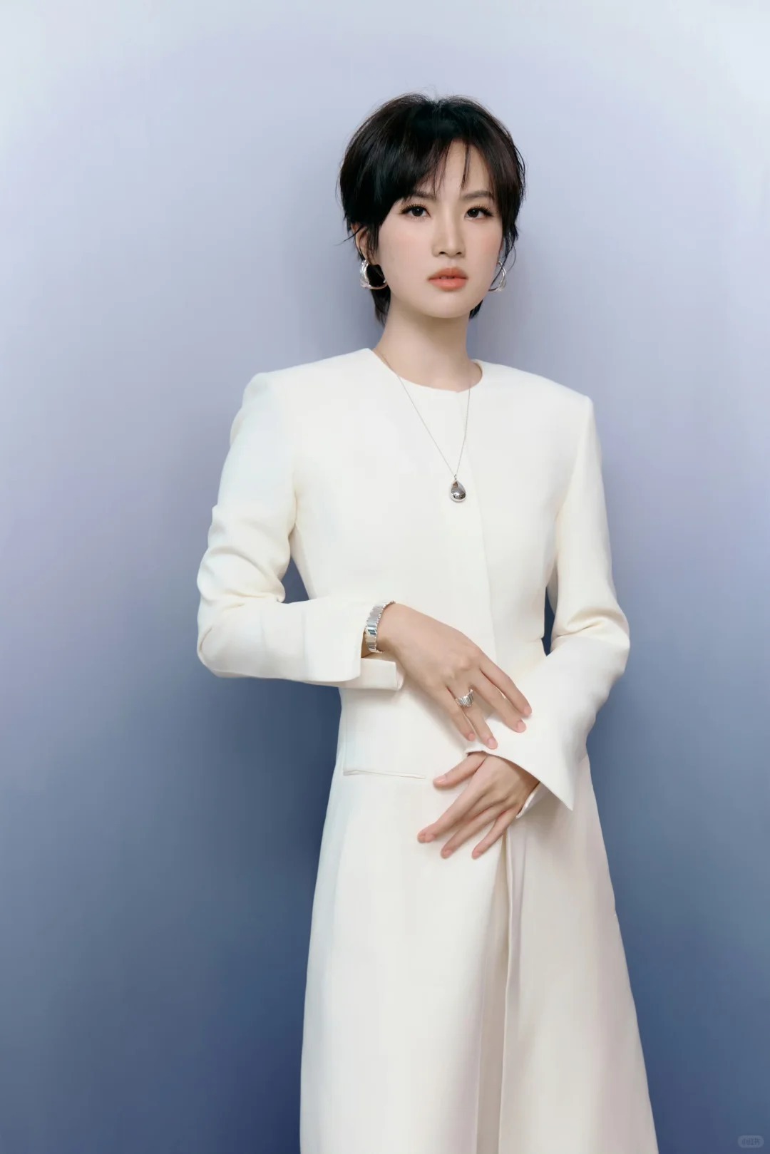 姚安娜也迎来了属于她的宣发期 只有一个人本来就很好的时候才能陆陆续续发现她身上的