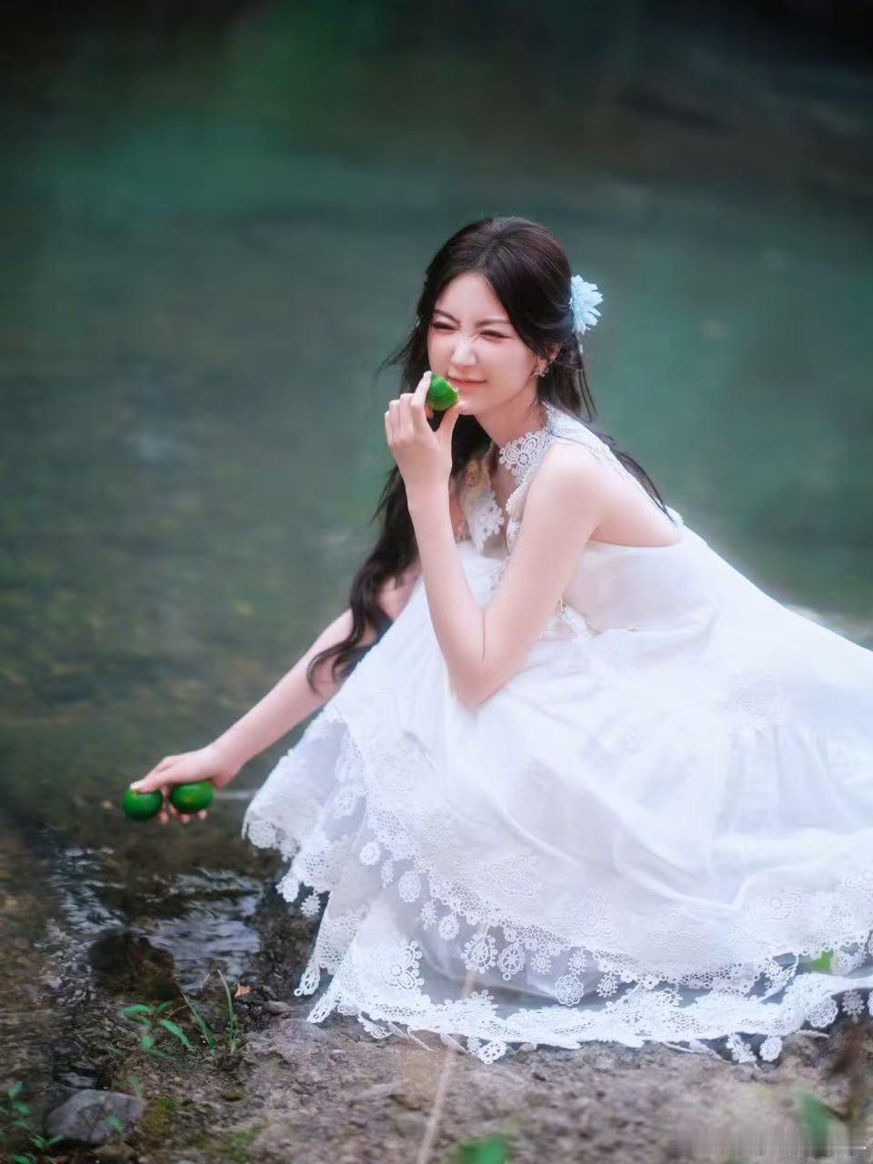 毛晓彤 麻辣女教师 眼镜一戴气场全开，冷辣眼神扫过来的瞬间，仿佛看到了会让人瞬间