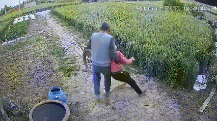久病床前无孝子。对于这一幕，你是感到悲哀还是同情