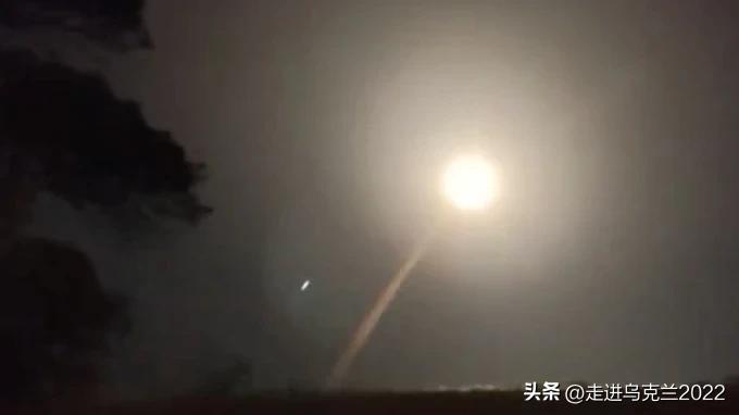 泽连斯基表示，乌克兰首次使用FP-7弹道导弹打击俄罗斯


乌克兰完成FP-7战