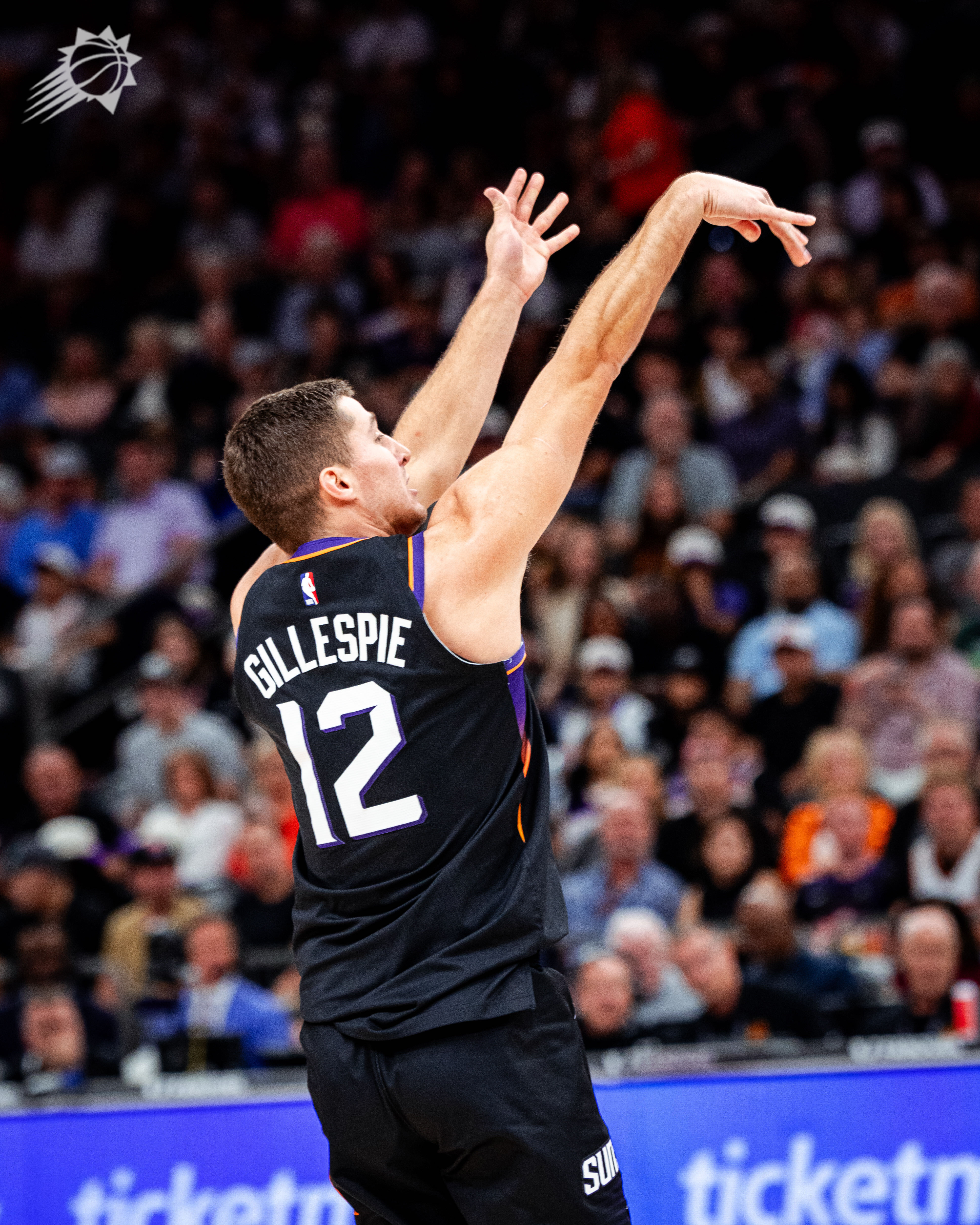 鸡皮目前个人得分18分，领跑全队🫡菲尼克斯太阳 ｜旭日东升 ｜雄鹿vs太阳