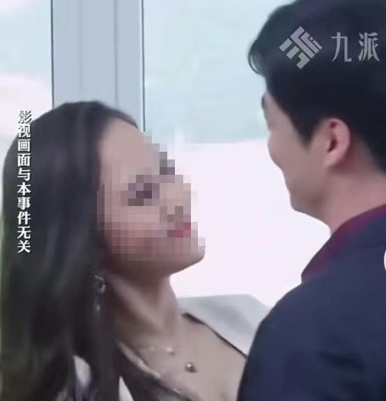 出轨、同居、家暴，三项全占，

法院只判赔1万。

海南海口一位妻子，撞破丈夫长
