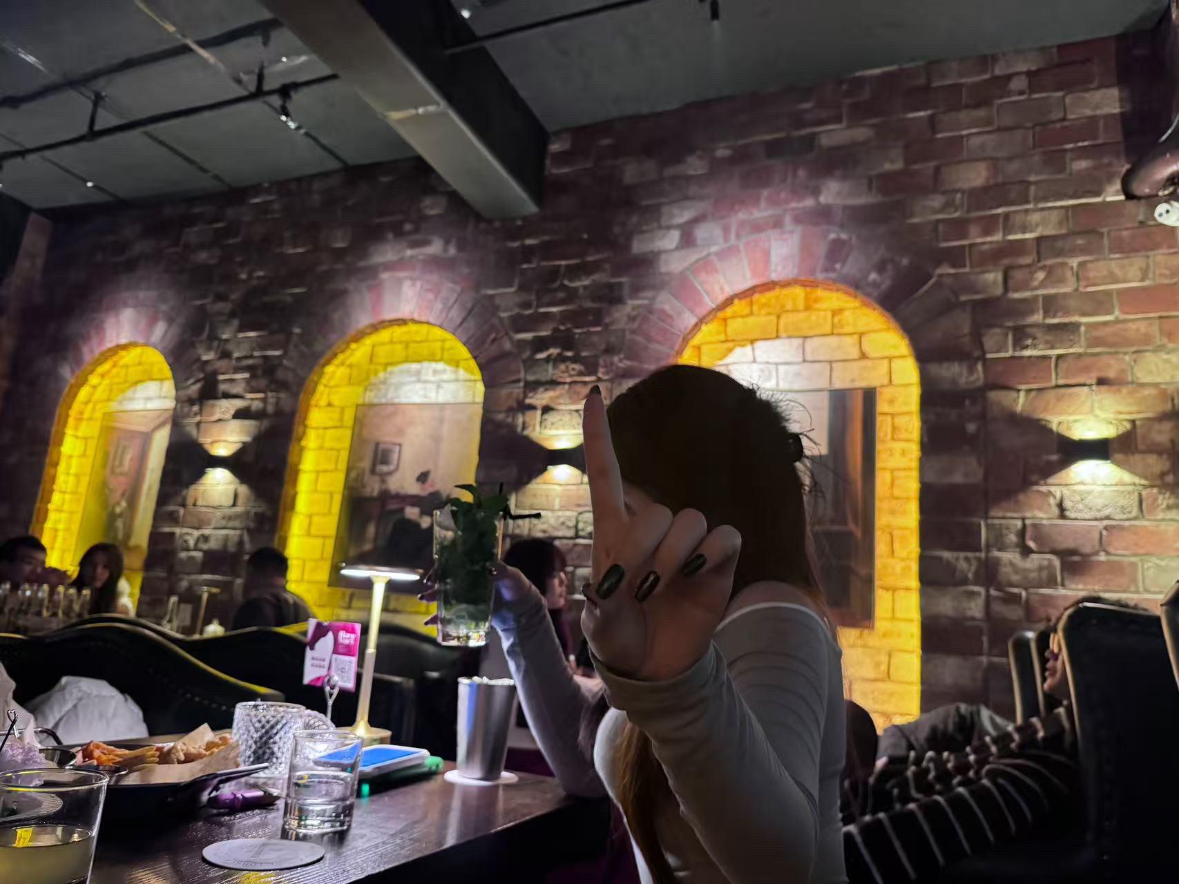 醉～怎么会喝醉    美～因为你的美