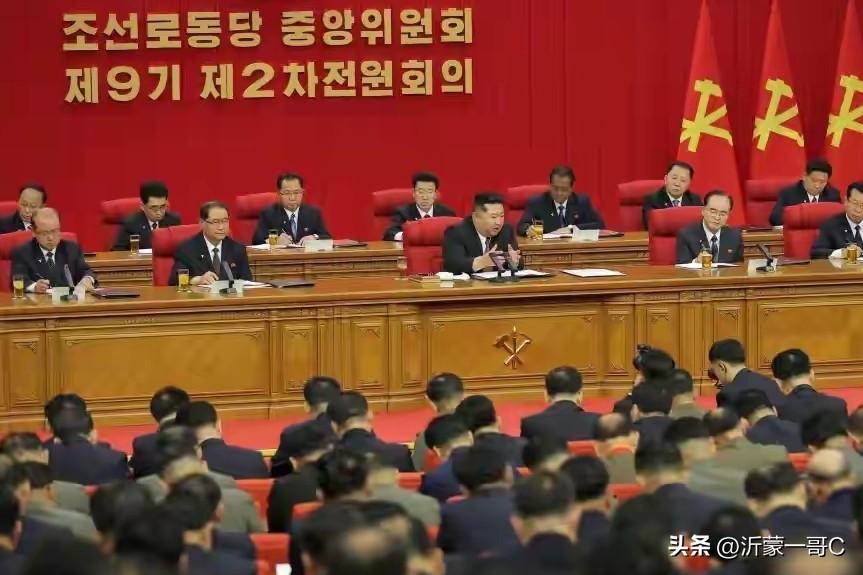 反腐少将”被查，朝鲜领导层重大调整！
金将军铁腕治国，居然还有反腐人员，朝鲜人民