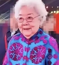 实在令人敬佩！身为正军级离休干部、享有三万多元月薪的人民艺术家田华，生活简朴，每