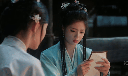艾米琼瑶式哭戏没有嘶吼式大哭，光是缓缓落泪就虐到心坎里，眼神里藏满对阿母的遗憾和