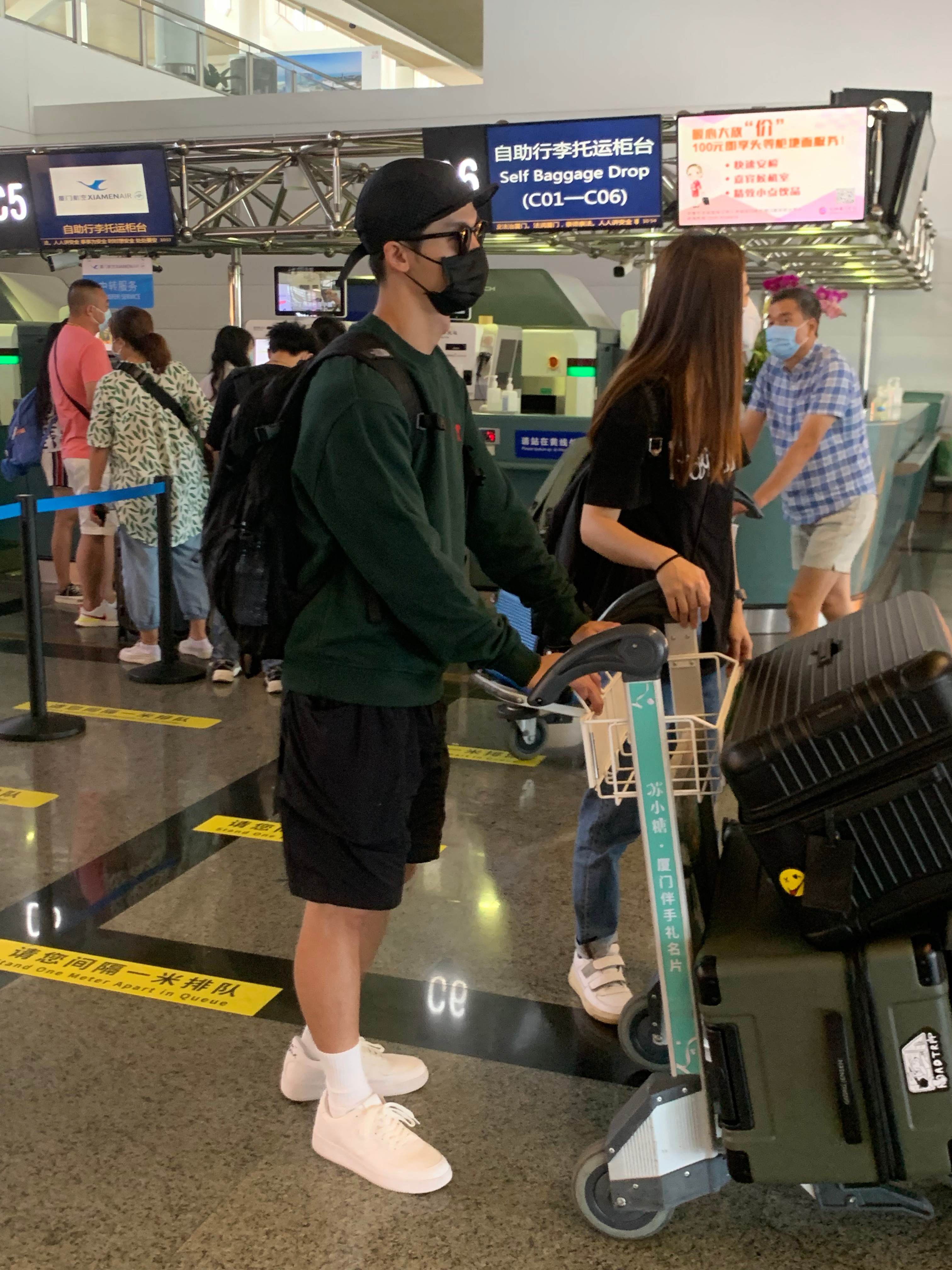 再次分享老古董机拍的蝎王此男线下气场简直恐怖如斯…但下一秒又会温温柔柔轻声细语和