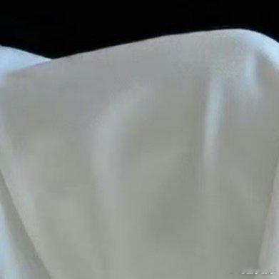 分手也是女的搬家，离婚也女的搬家，就算结婚也是没有安全感的。 ​​王子情缘语录 