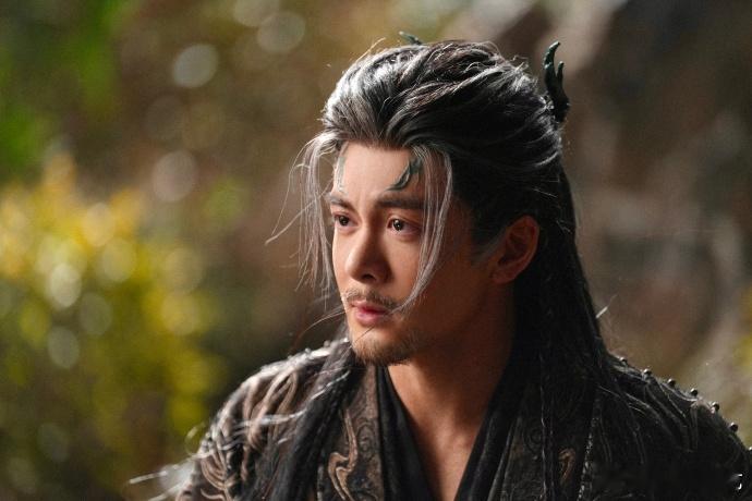 曾舜晞一个眼神就演出N种情绪曾舜晞龙的传人出现了从普通少年到真龙现世，眼神里的成