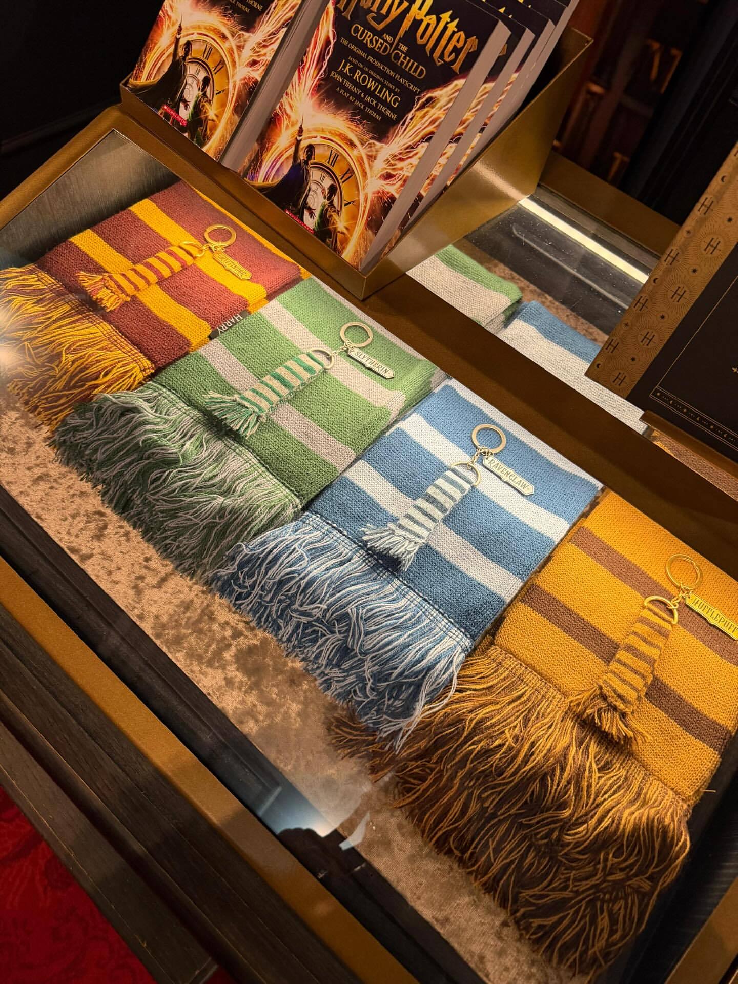 安妞更新ins和快拍｜🪄百老汇，但要充满魔幻色彩。纽约之夜与《哈利·波特与被诅