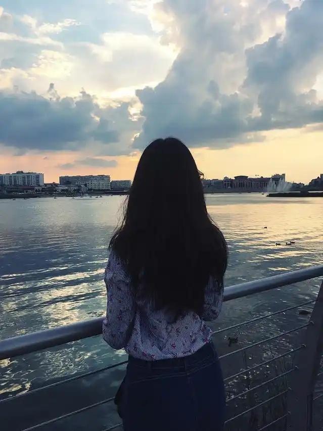 人在做，天在看，因果从不饶过谁
 
善有善报，是世间最温暖的因果；恶有恶报，是世