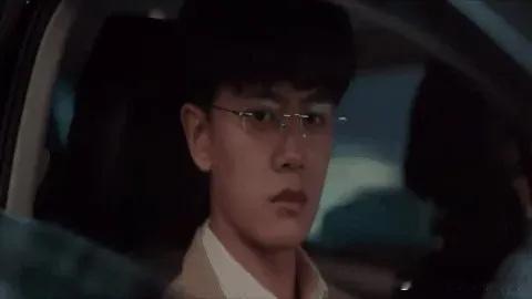 原来当周生辰第一次送时宜回酒店的车上，时宜的内心活动是这样的，谈不上伤心，更多的