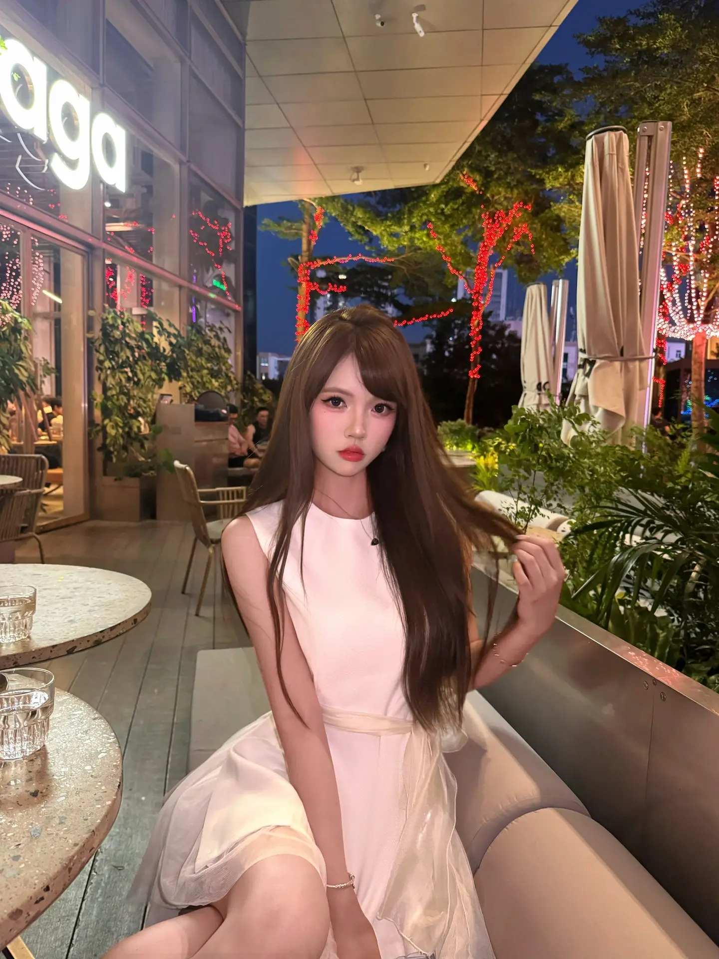 天总是在将黑末黑的时候最美 人总是在不远不近的时候最迷人