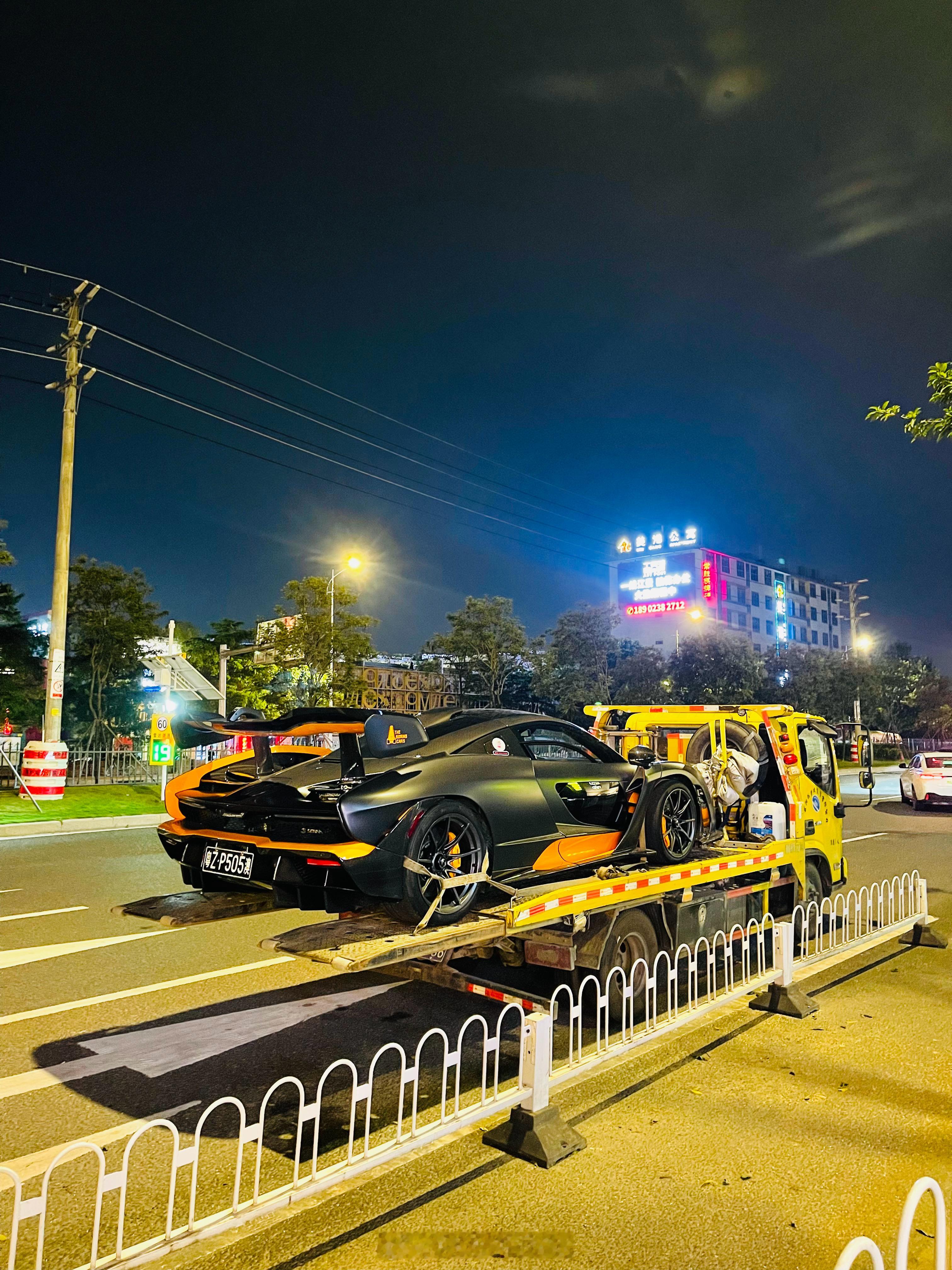 Damn！！偶遇一台神车[哆啦A梦吃惊]在板车上都这么帅～#全民拍车# ​​​