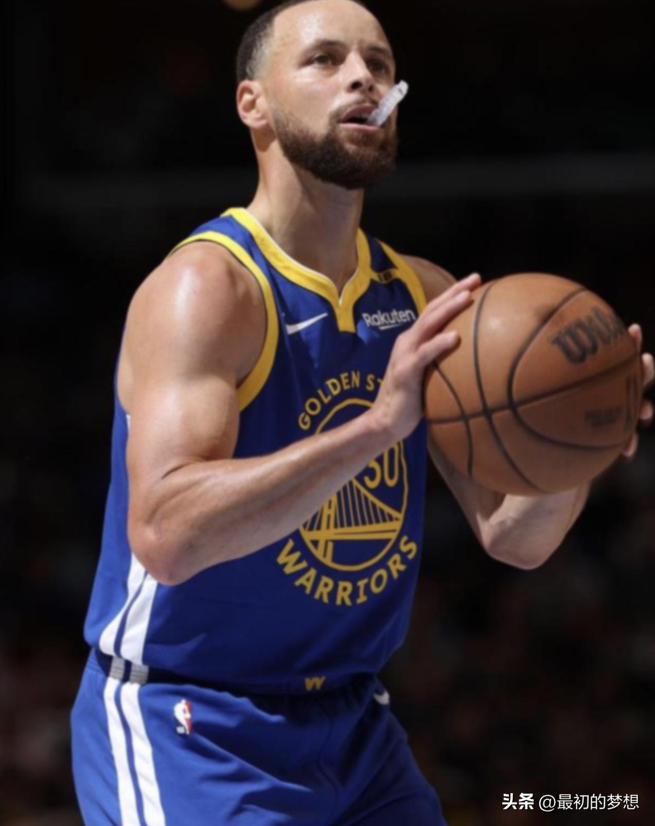 现役NBA五大三分高手！大家认同吗？
 
1. 库里（勇士）
 
历史独一档三分