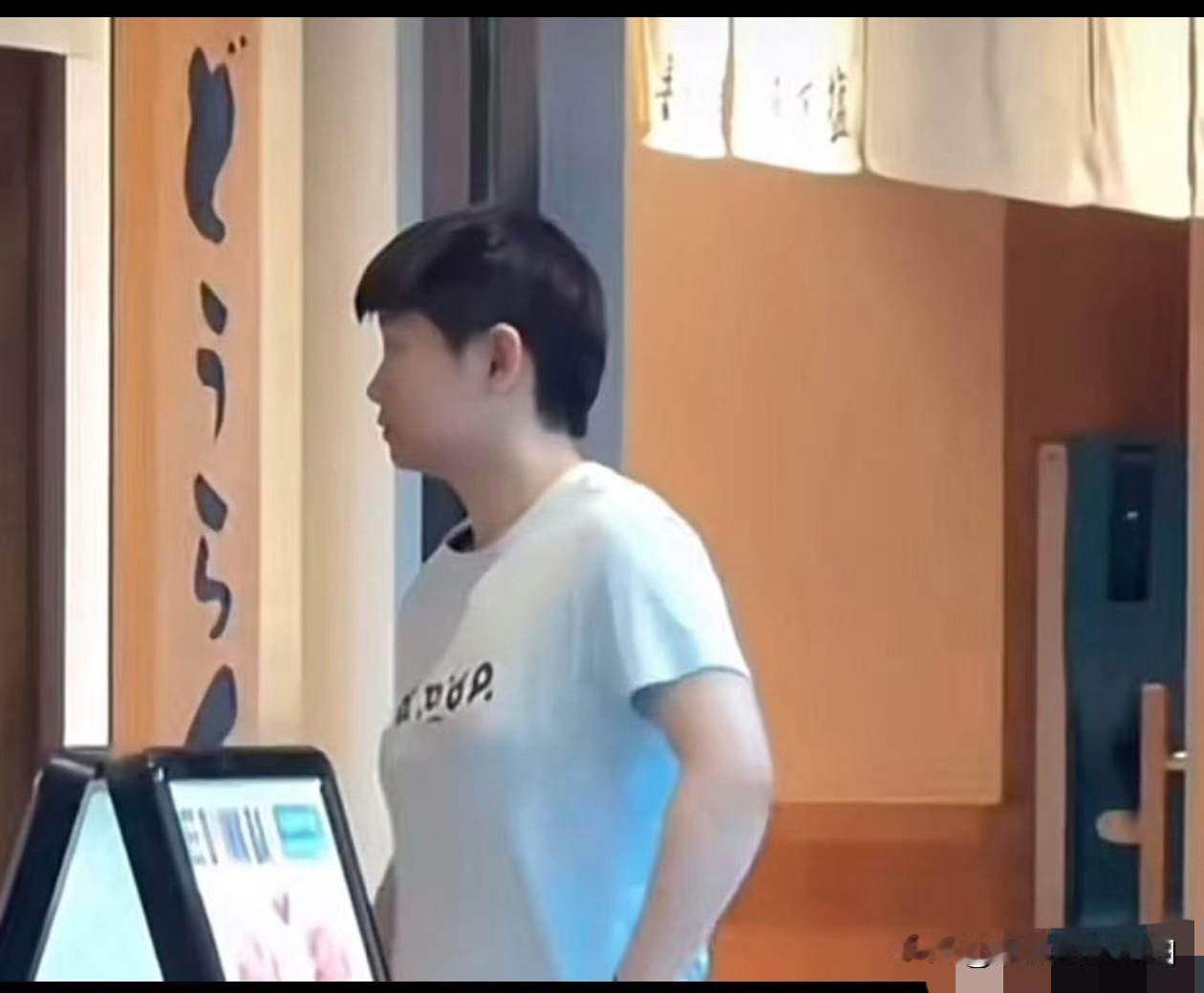 真没想到：日本粉丝对孙颖莎也这么“迷”？

孙颖莎到横滨后，一不小心把一家烤肉店