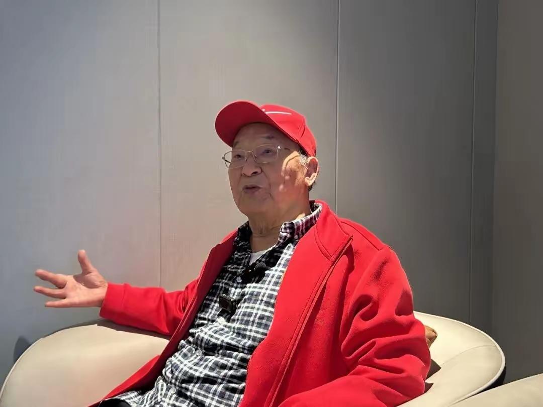 “要说我一点没有私心，不想让儿子孙子接班，那冤枉死我了！除非我不是人！”
202