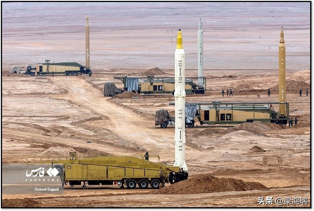 伊朗可能发射弹道导弹的方式

每次只有大约2-3 辆导弹发射车离开基地出口，前往