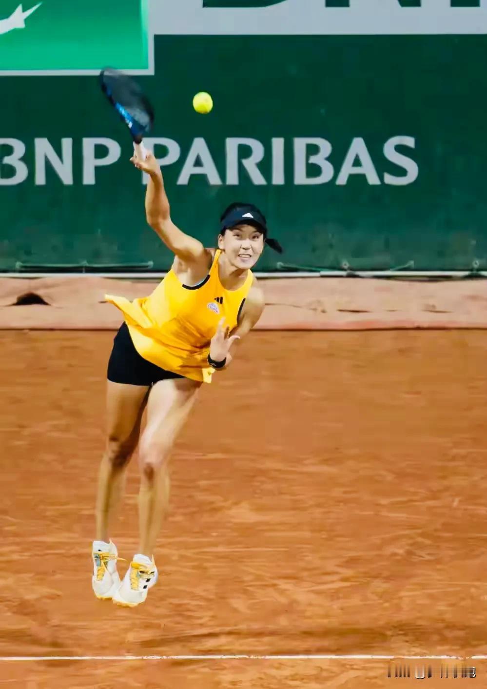 王欣瑜距离晋级法网女单32强还差最后一局!王欣瑜与保加利亚托莫娃的女单法网女单第