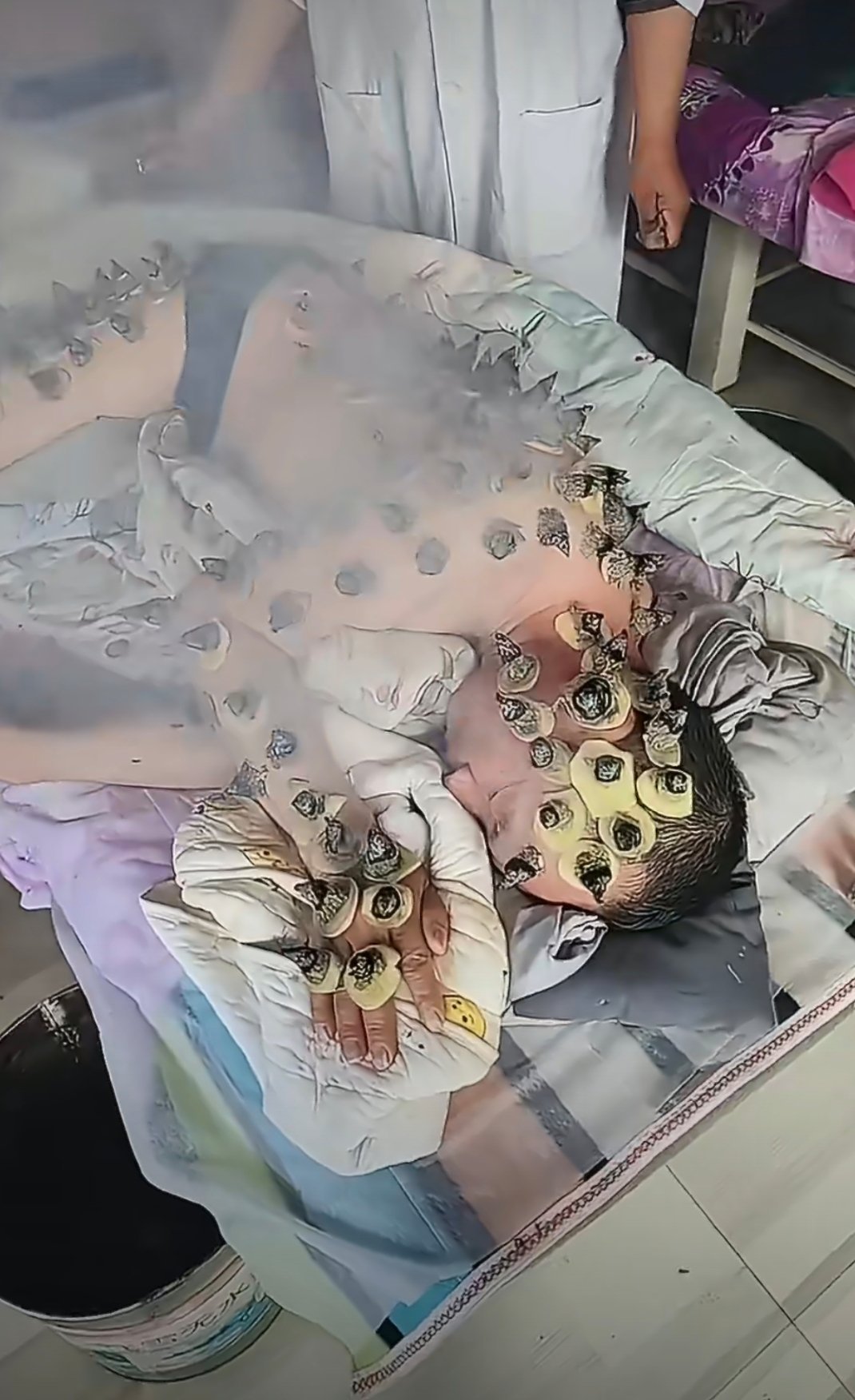 这是做熏腊肉吗。。。。 