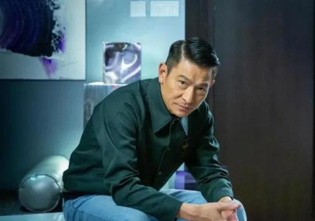 刘德华，爆出大瓜！

6月18日，父亲节这天，向来低调的刘德华突然登上热搜，令人