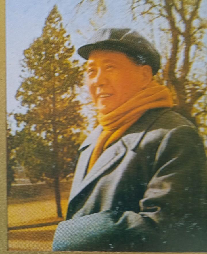 人民选择了毛泽东，毛泽东改变了中国。
       毛泽东主席的一生是为中国人民