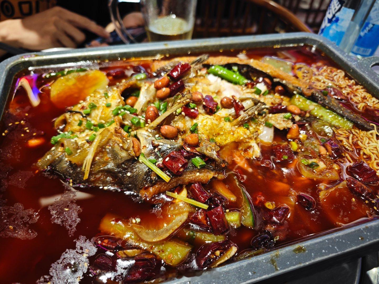 大杯子喝啤酒真爽啊[苦涩] ​​​