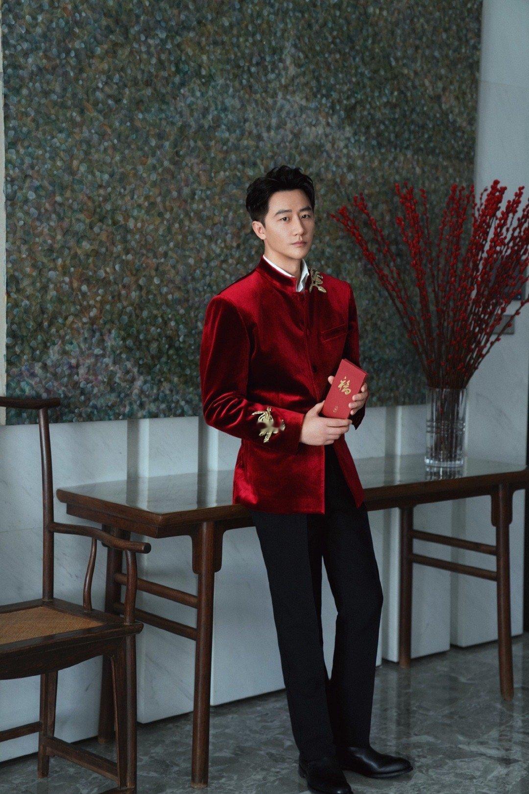 黄轩vs黄轩vs黄轩 同一个人，不同的打开方式！青涩➡️从容，黄轩用三部春晚作品