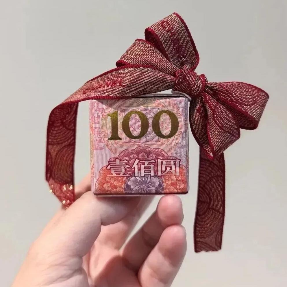 有些话啊，
终究是，想说，想讲，未出口。
有些人啊，
终究是，相遇，相识，不相守