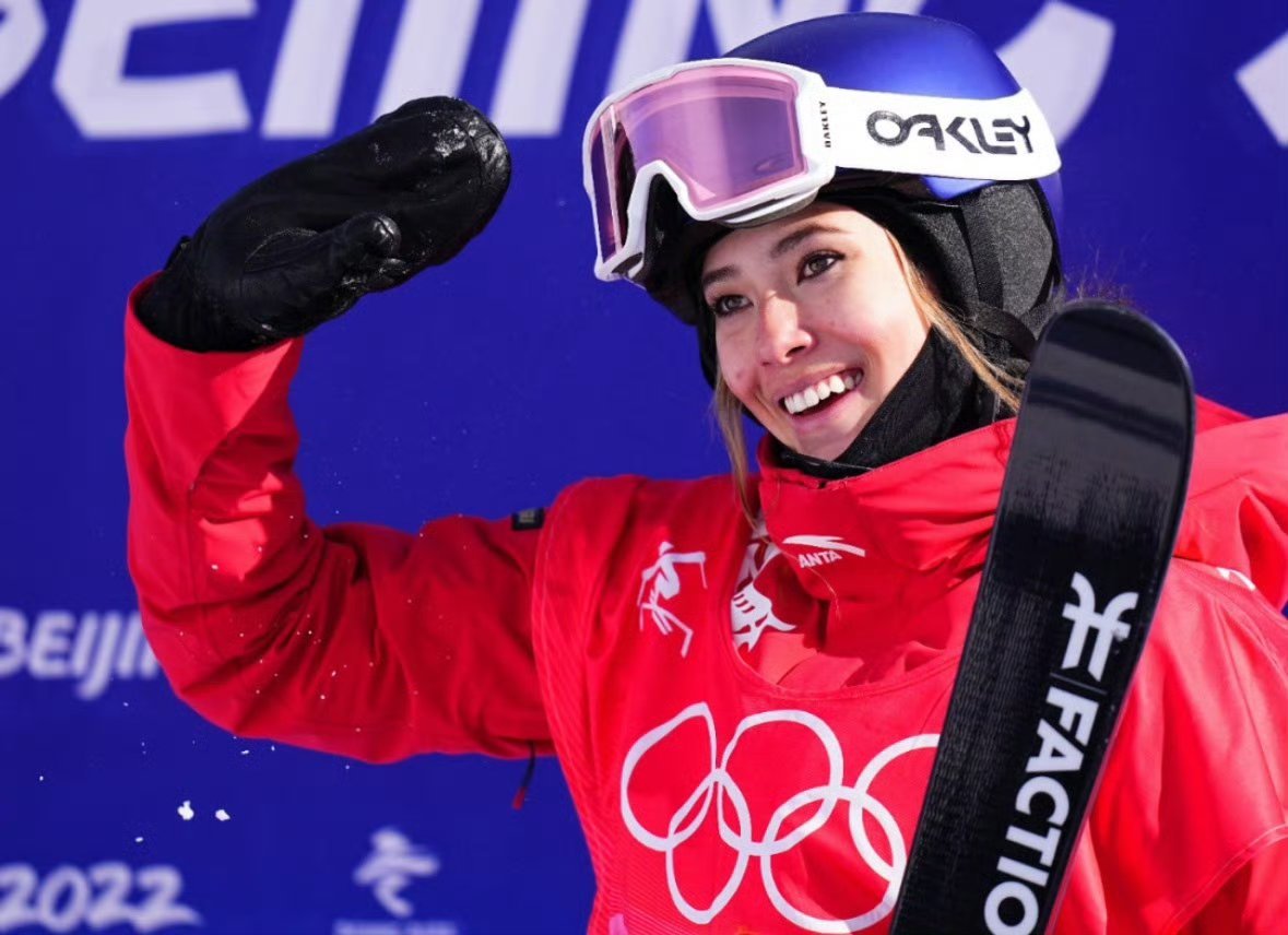 谷爱凌P人实锤 备战米兰冬奥会间隙，谷爱凌被拍到随性安排训练计划，想到就练的松弛