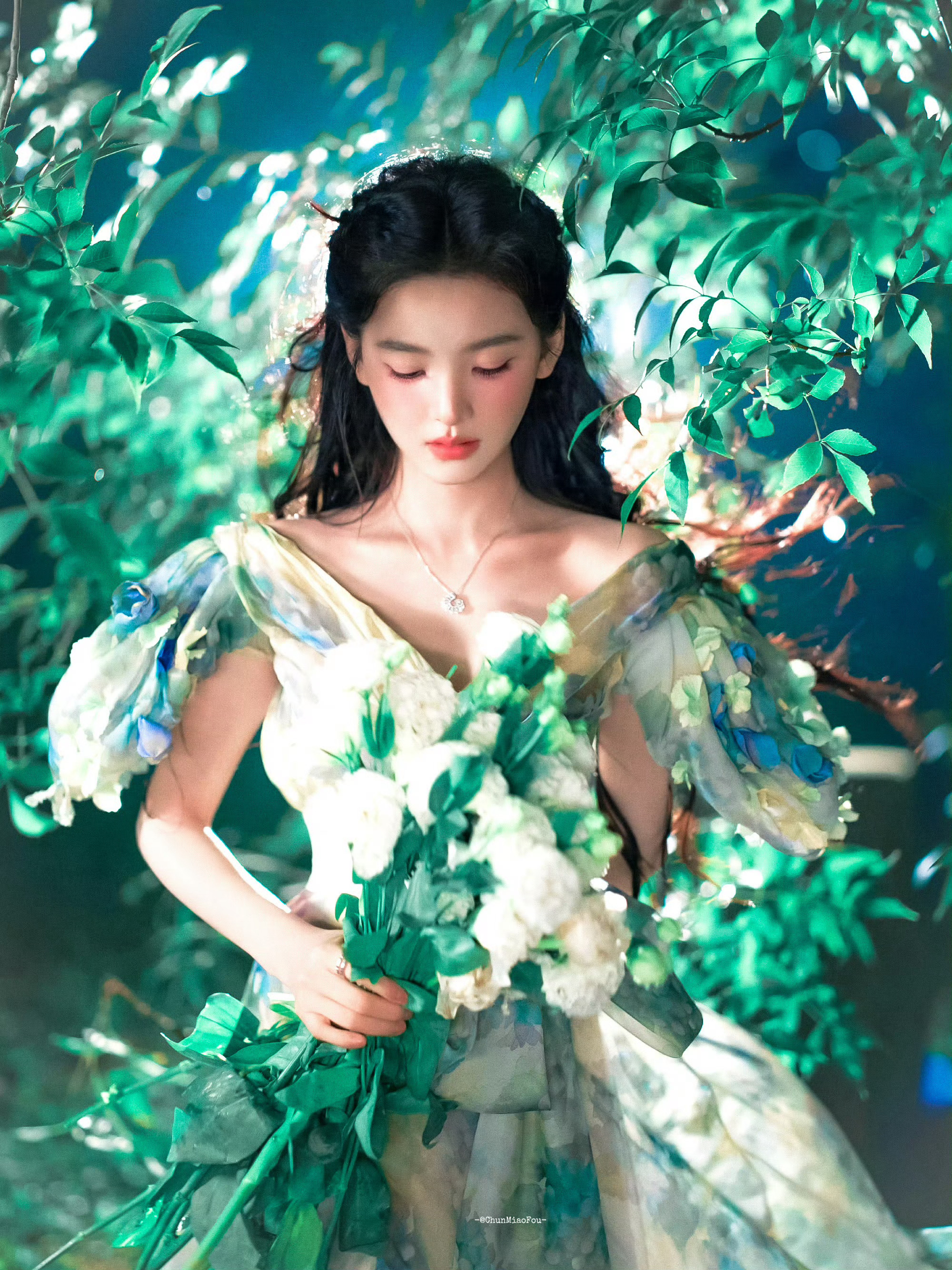 章若楠好大的珍珠项链既耳环消失术之后又生出珍珠项链消失术[兔子]章若楠的美貌都足