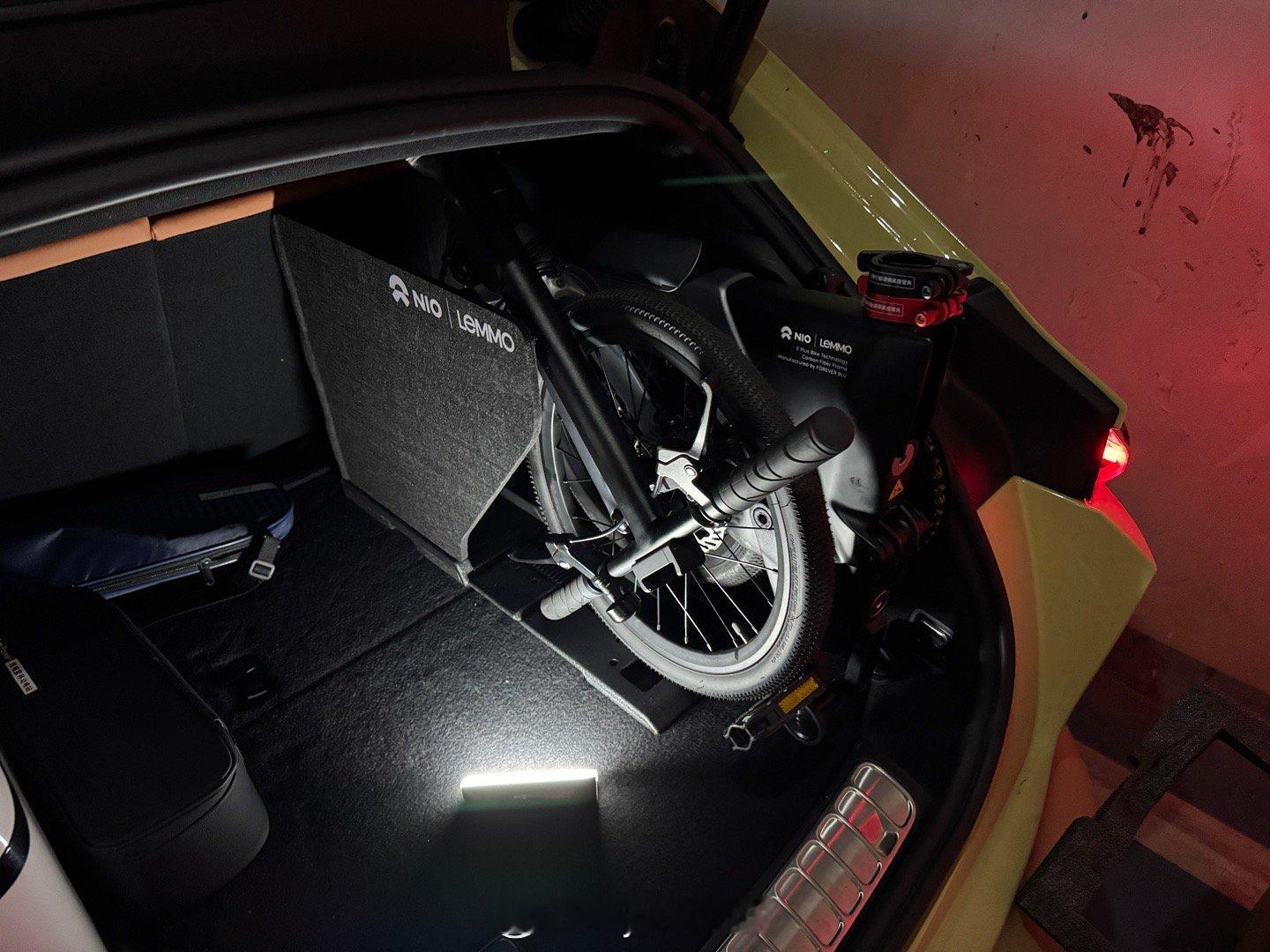 装这玩意装的真的想退车了！完全没逻辑性的产品。这毛毡板已经快断了…还不如包装箱那