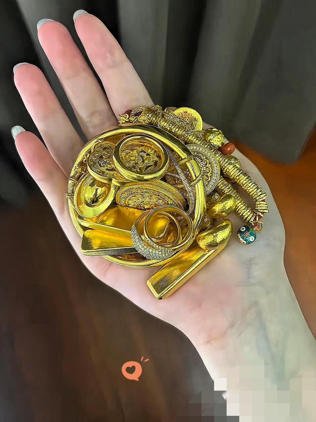 一觉醒来，昨天想着卖黄金变现的人彻底懵了！不是黄金降价了，而是手里的金疙瘩压根没