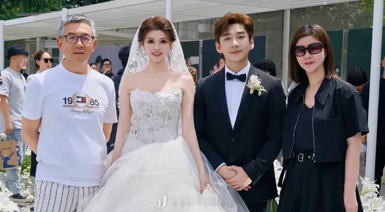 《这就是街舞》冠军韩宇结婚，他老婆是干网红的吧，看着好像假人 ​​​