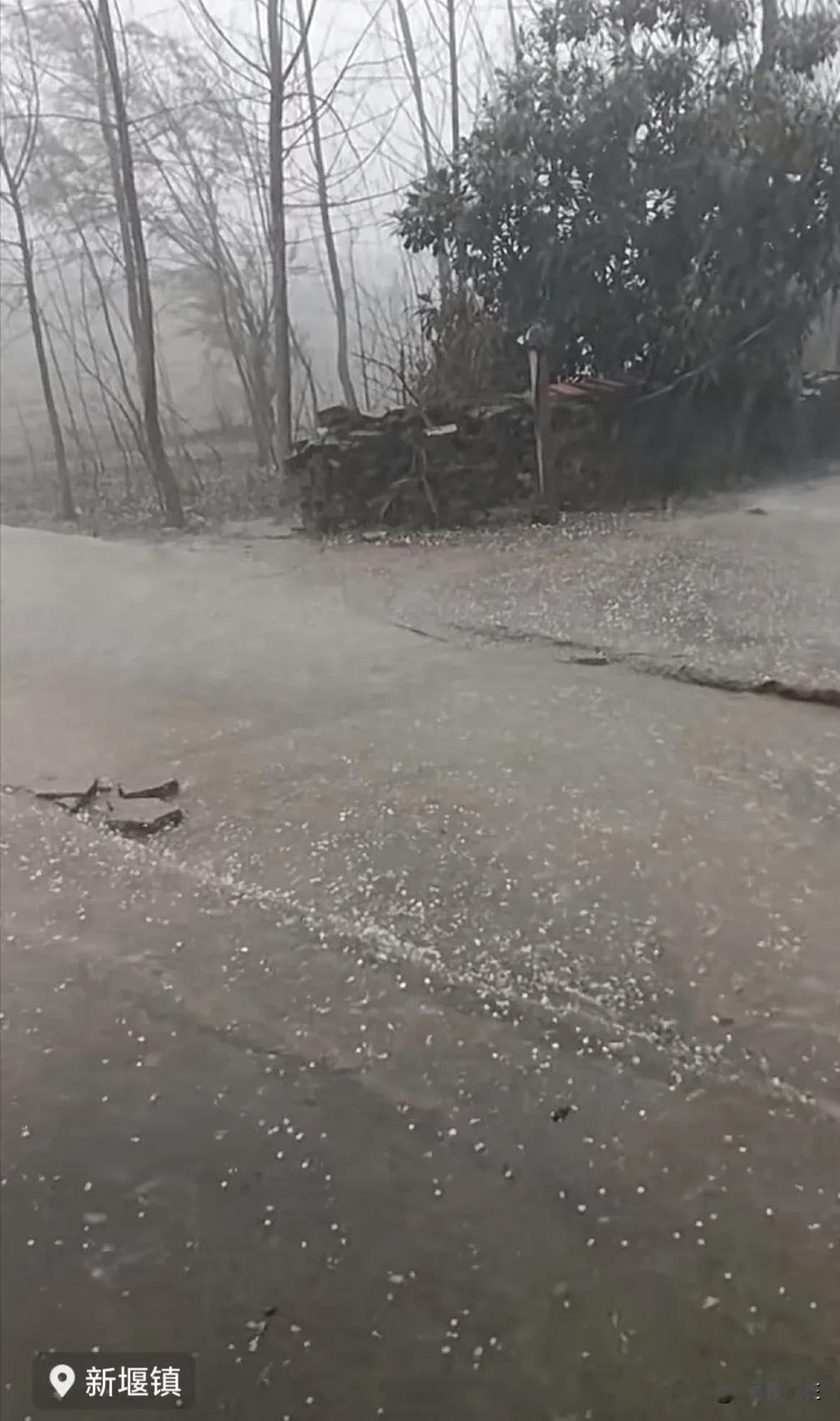 服务武汉“汉马”，孝感今天暴雨冰雹交加

今天，​武汉为了保证明天“汉马”马拉松