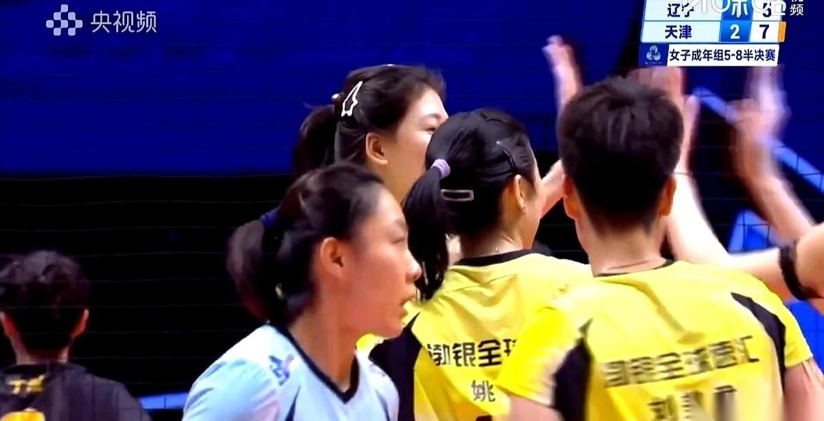 你说邪门不邪门。
一个世俱杯评出来的最佳自由人，在我们天津队，居然连主力都打不上