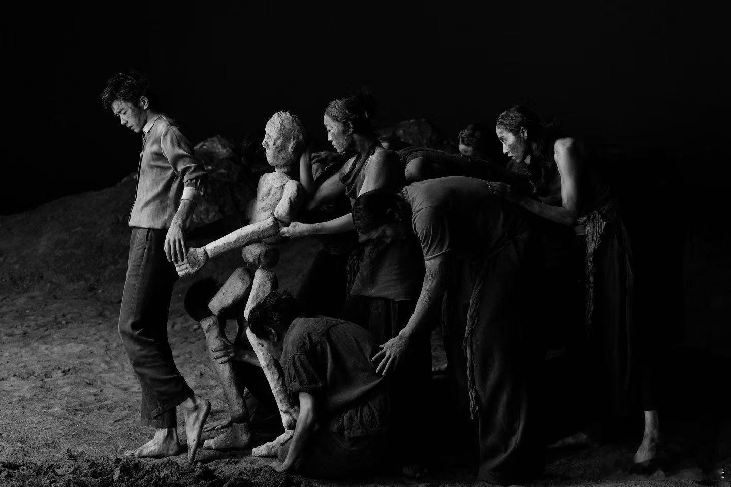 易烊千玺潜息11月26日展出，好， 