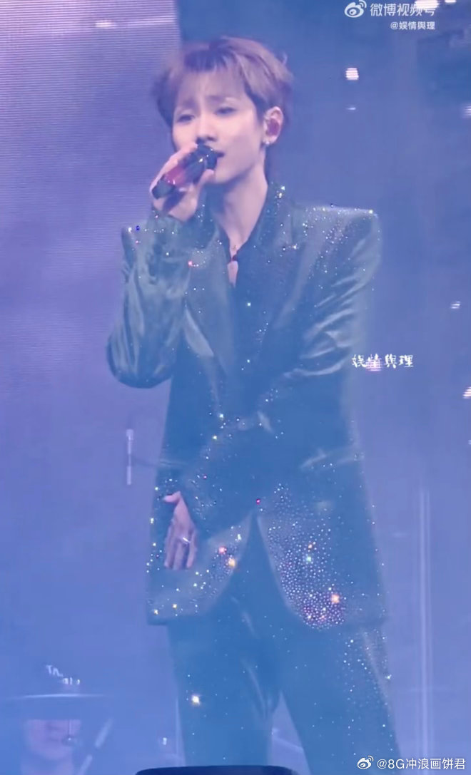 汪苏泷唱着唱着就指向了我 追星最大的快乐，就是被他“看见”的那一秒。汪苏泷唱着唱