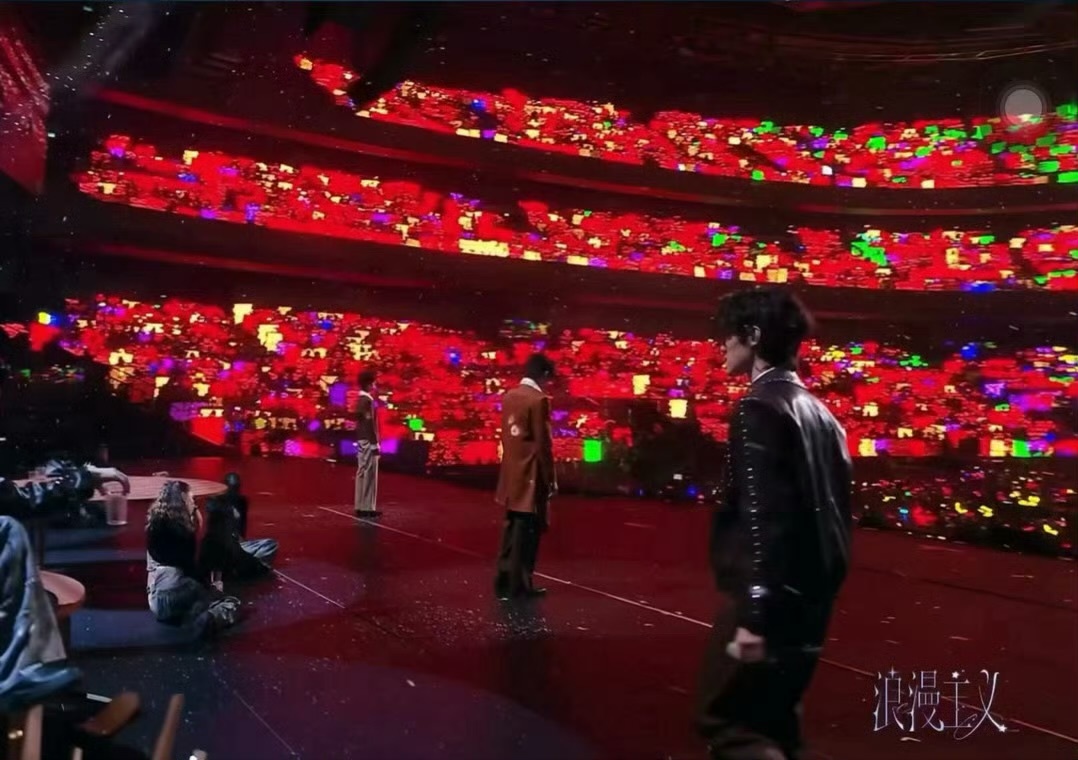 苏新皓官摄红海🈶苏新皓单人机位