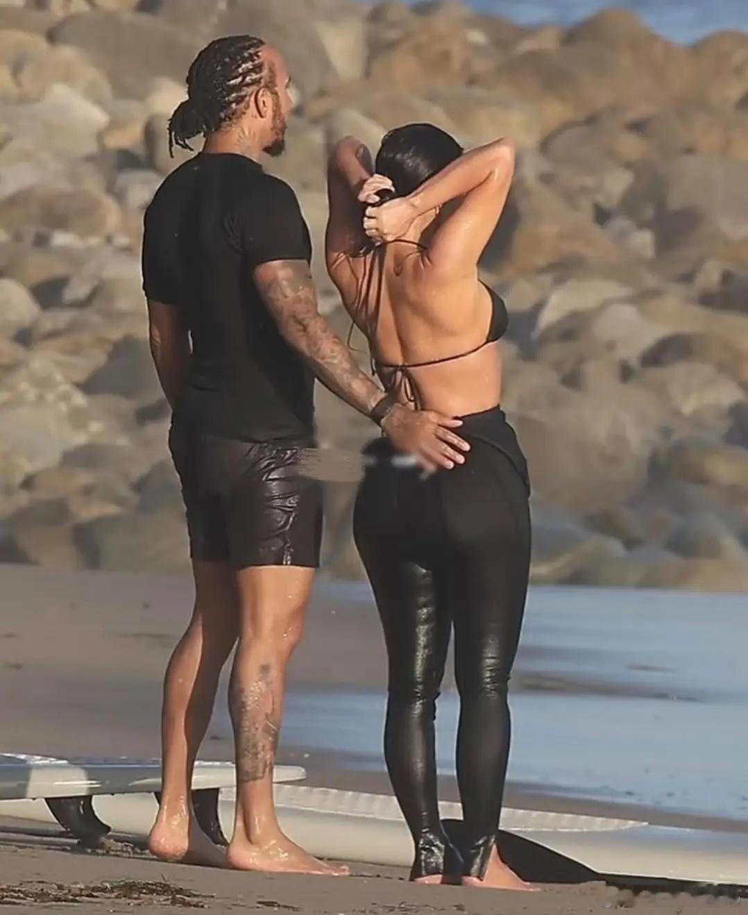 卡戴珊与男友海滩戏水，穿比基尼身材曼妙，汉密尔顿个子不高！ 