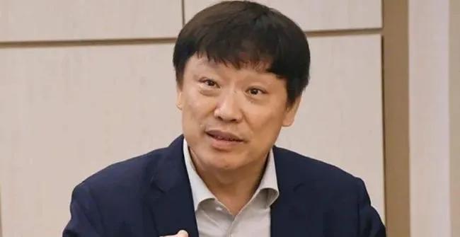 胡锡进7月24日发文，称网友们对敦煌融媒体招聘谷爱华的广泛质疑，主要是因为给的薪